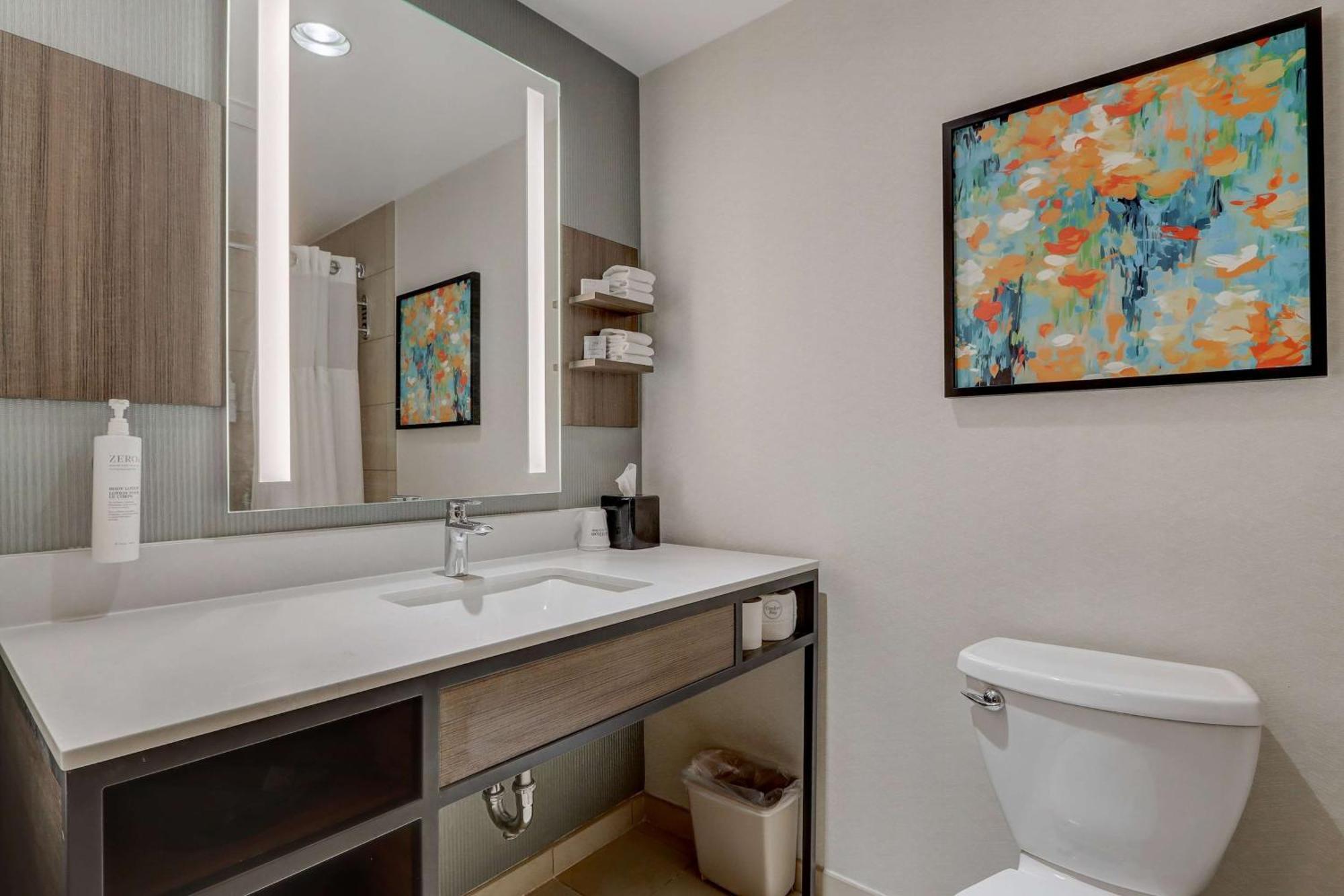 Hilton Garden Northwest Hotel 3*