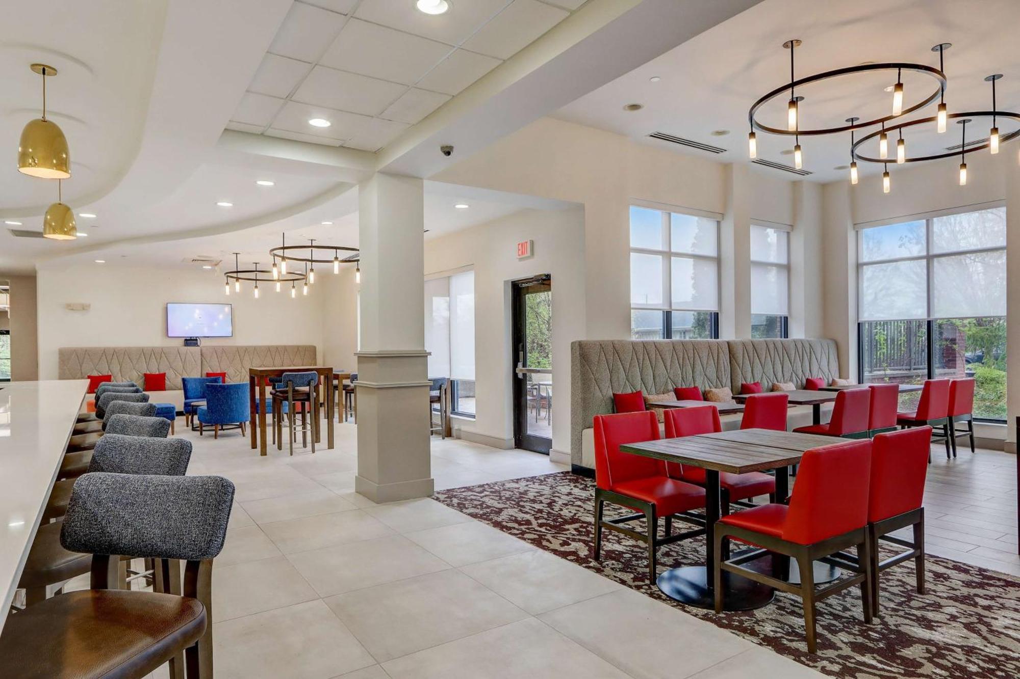 Hilton Garden Northwest 3*