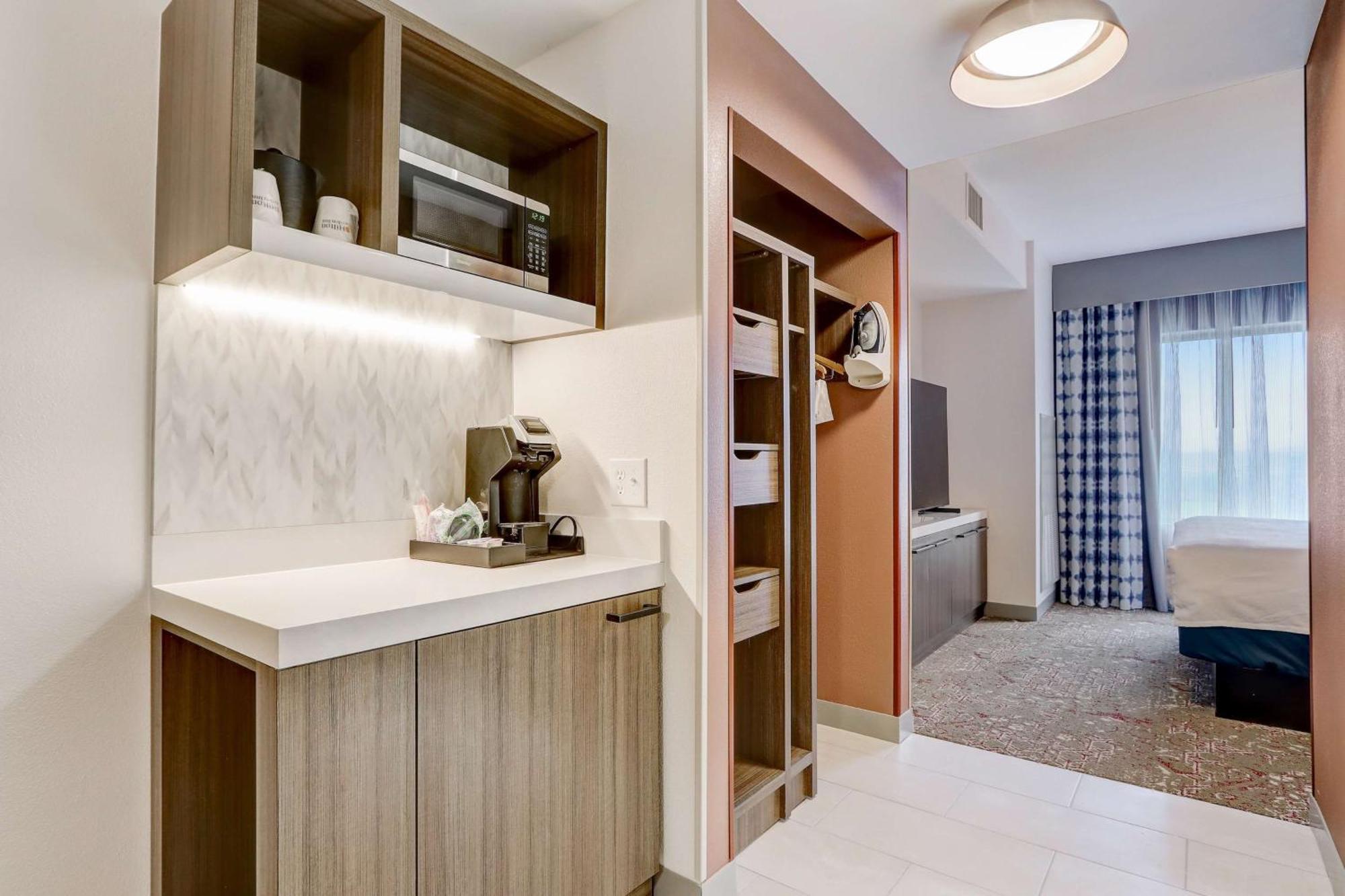 Hilton Garden Northwest 3*